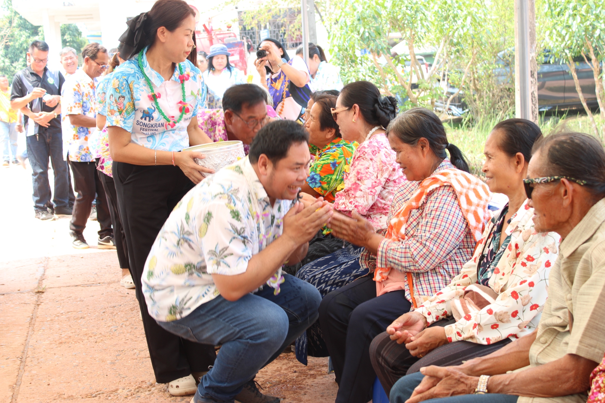 โครงการอบรมส่งเสริมสุขภาพผู้สูงวัย และรดน้ำดำหัวผู้สูงอายุ ประจำปี 2569 >>>